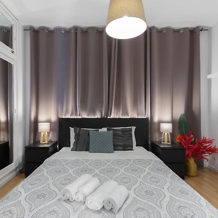 Host Wise - Large Flat W Terrace - Ace Location At Aliados Apartment Porto Ngoại thất bức ảnh