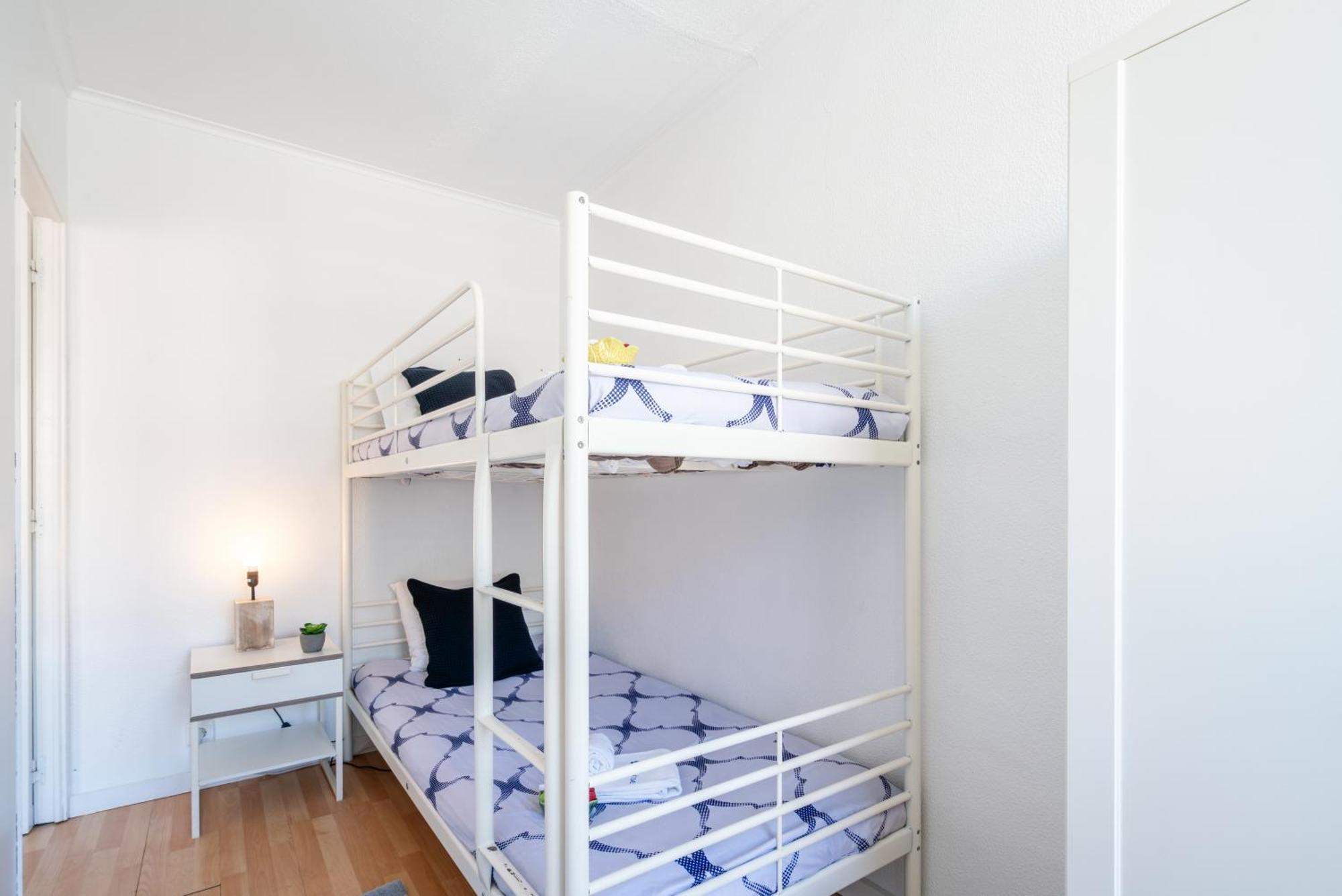Host Wise - Large Flat W Terrace - Ace Location At Aliados Apartment Porto Ngoại thất bức ảnh