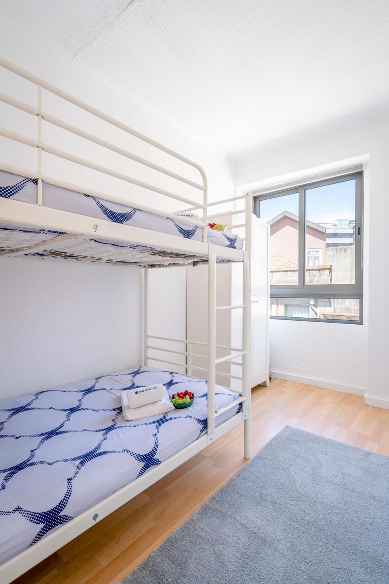 Host Wise - Large Flat W Terrace - Ace Location At Aliados Apartment Porto Ngoại thất bức ảnh