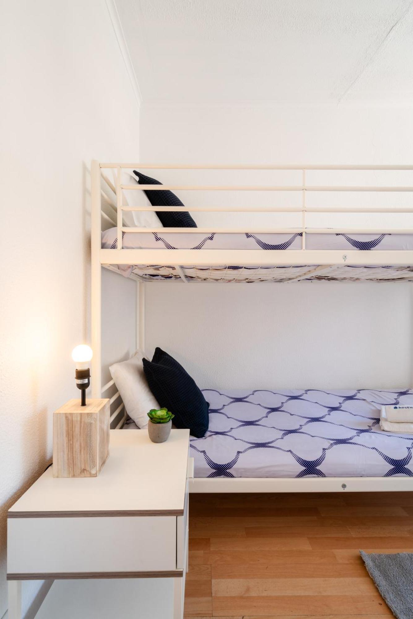 Host Wise - Large Flat W Terrace - Ace Location At Aliados Apartment Porto Ngoại thất bức ảnh
