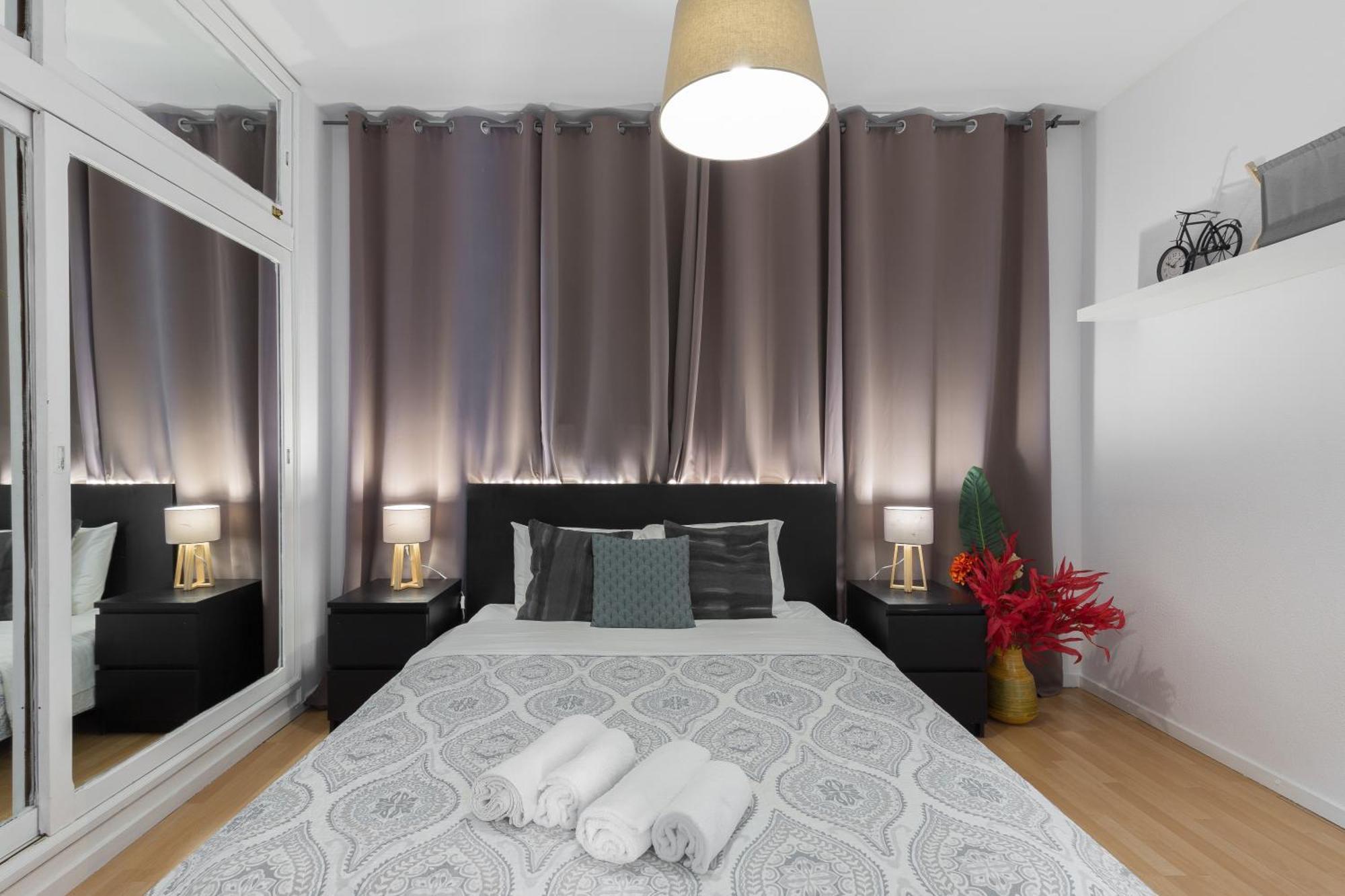 Host Wise - Large Flat W Terrace - Ace Location At Aliados Apartment Porto Ngoại thất bức ảnh