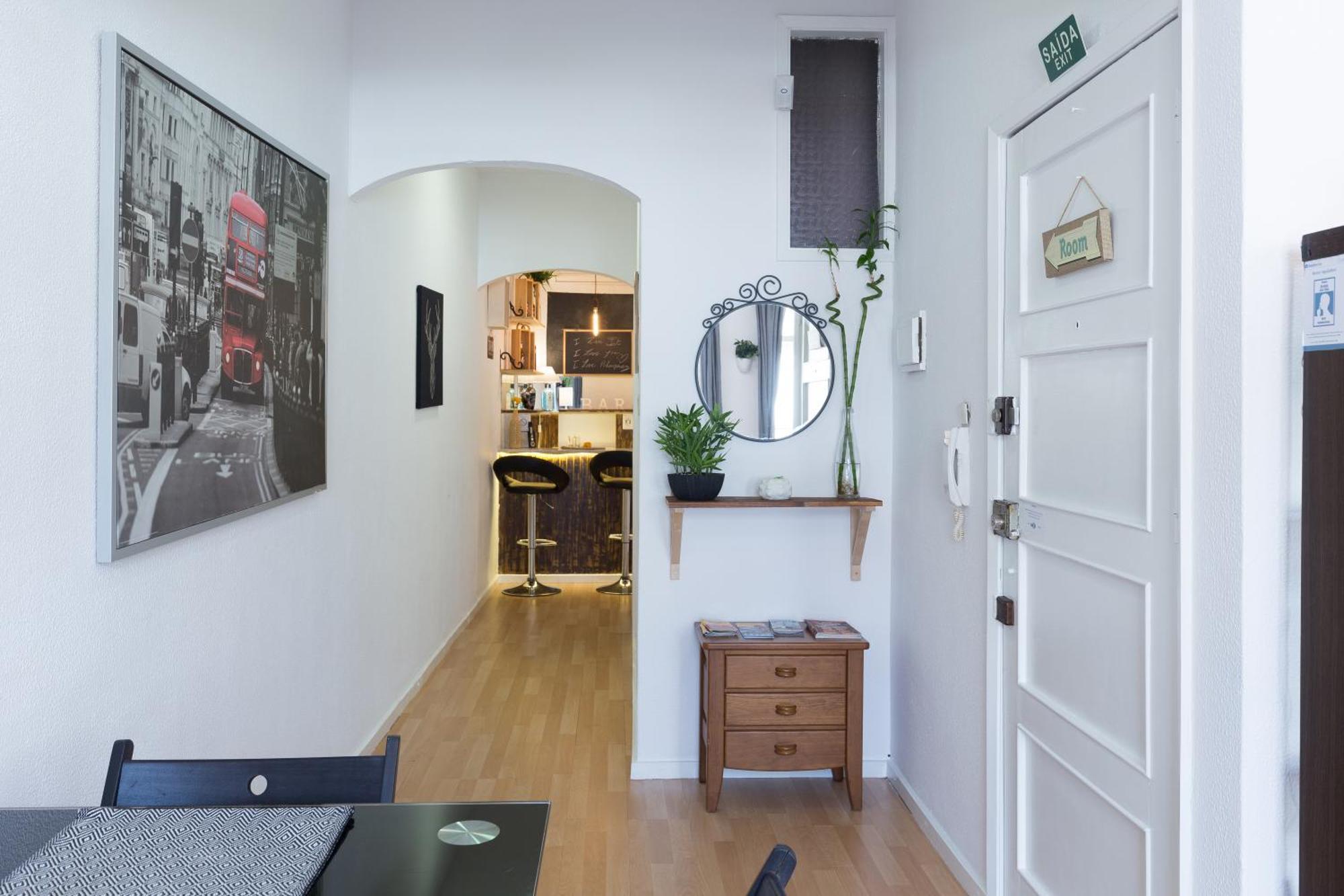 Host Wise - Large Flat W Terrace - Ace Location At Aliados Apartment Porto Phòng bức ảnh