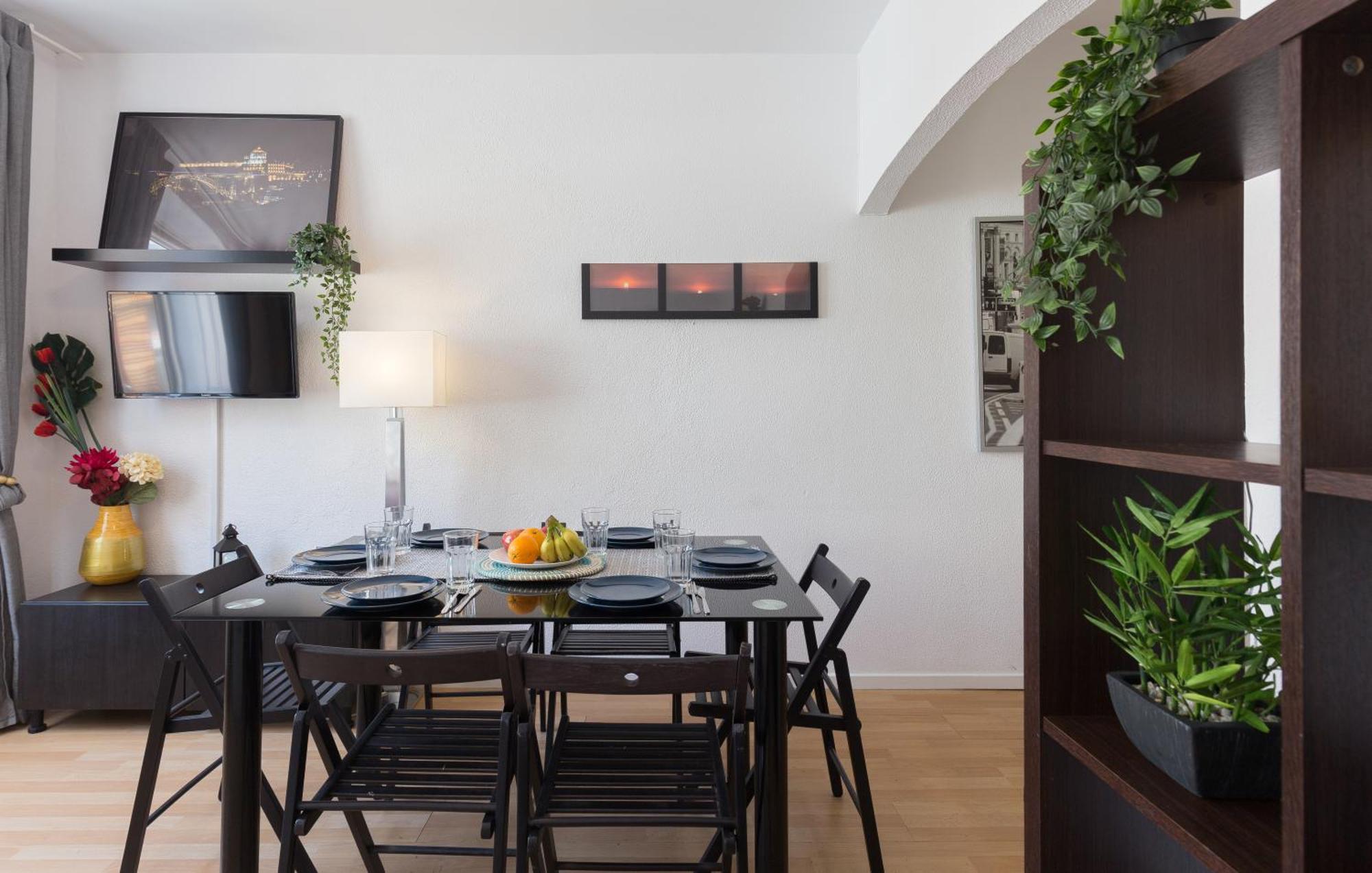 Host Wise - Large Flat W Terrace - Ace Location At Aliados Apartment Porto Phòng bức ảnh