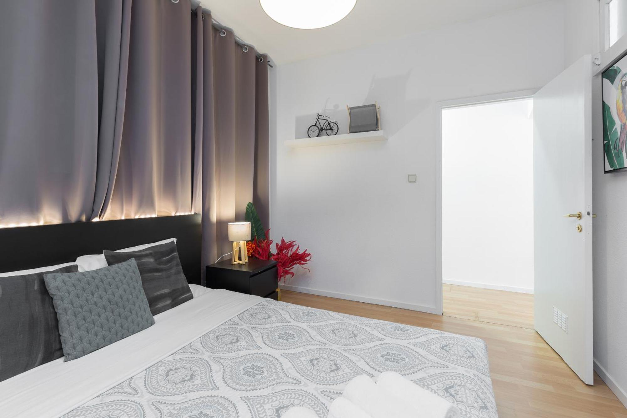 Host Wise - Large Flat W Terrace - Ace Location At Aliados Apartment Porto Phòng bức ảnh