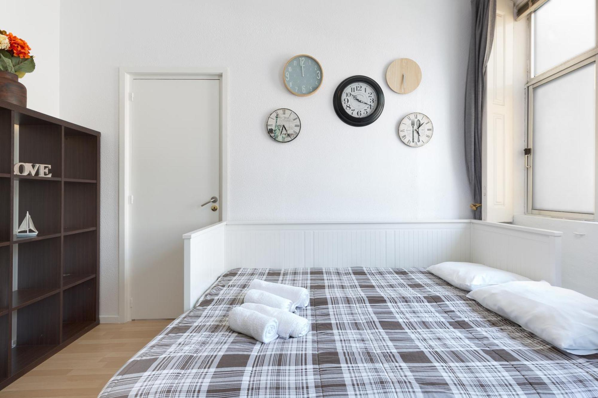 Host Wise - Large Flat W Terrace - Ace Location At Aliados Apartment Porto Phòng bức ảnh